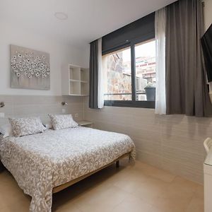 Hostal House